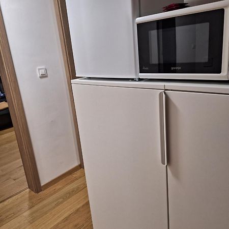 Guesthouse Flower Любляна Екстериор снимка