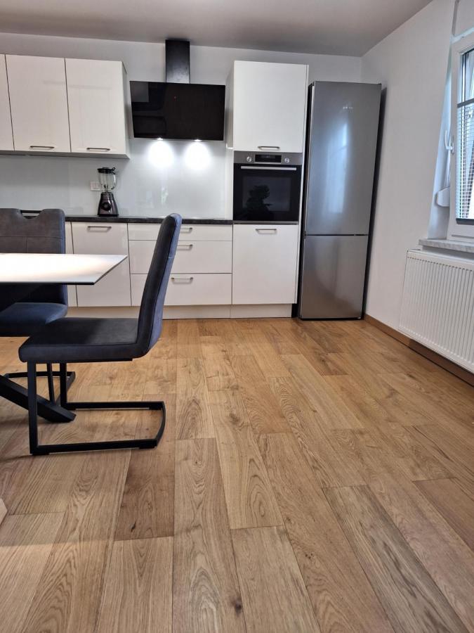 Guesthouse Flower Любляна Екстериор снимка