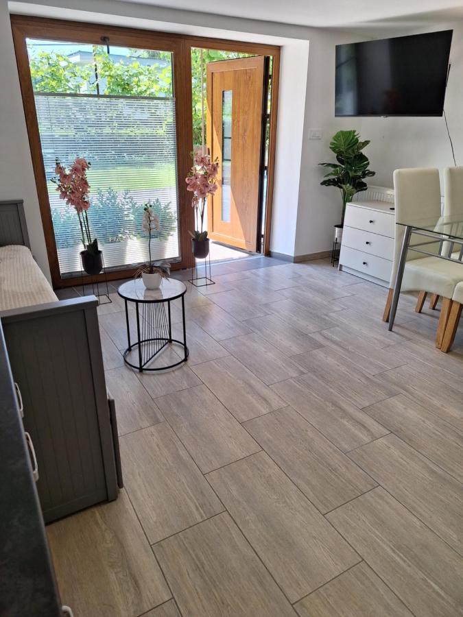 Guesthouse Flower Любляна Екстериор снимка