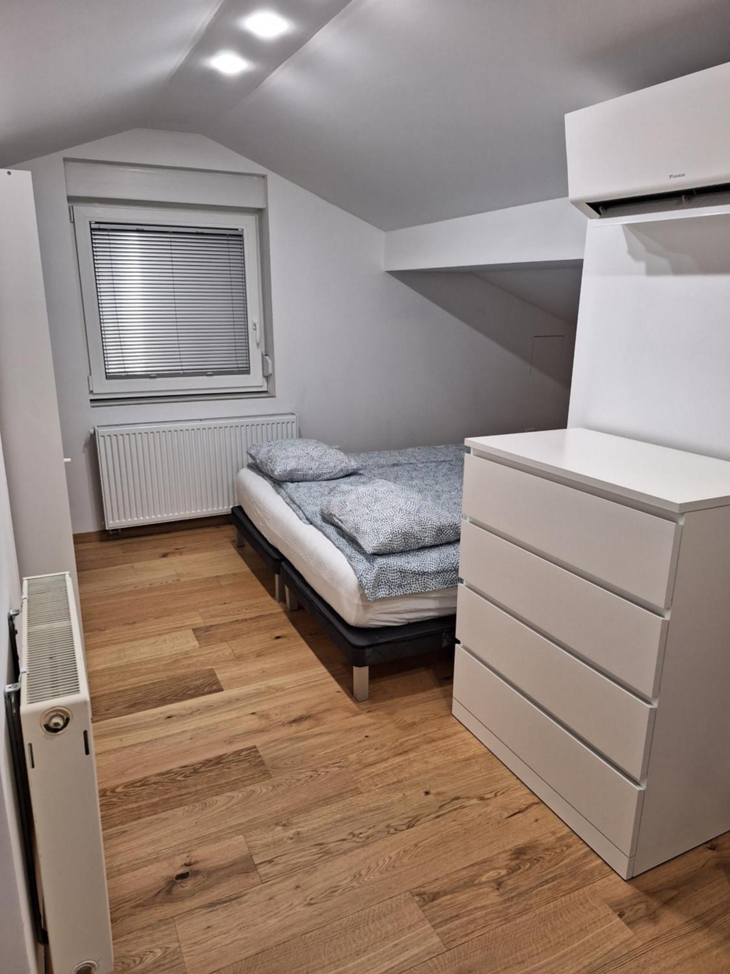 Guesthouse Flower Любляна Екстериор снимка